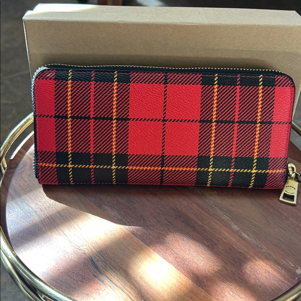 COACH style with the Boxed Slim Accordion Zip Wallet. Black/Red/orange, NWT - Picture 5 of 13
